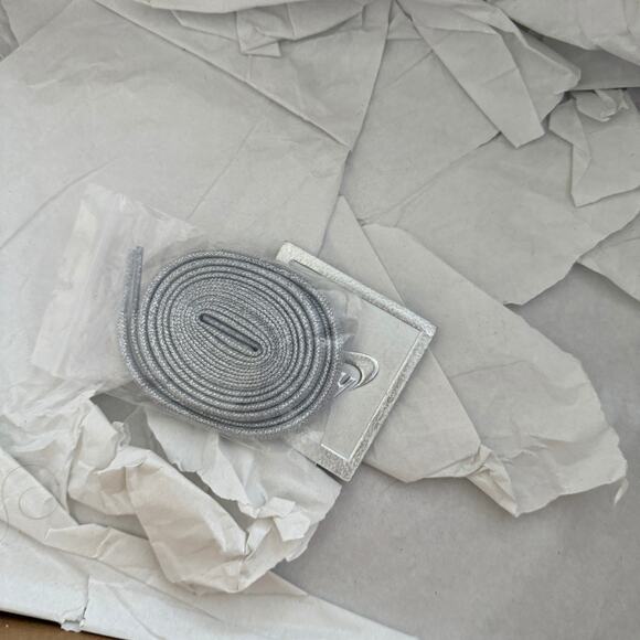 Size 9.5M/11W - Nike Wmns Jordan 1 High Retro OG Silver Toe - Picture 6 of 7